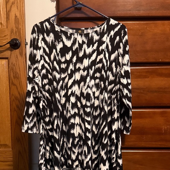 JM Collection Tops - JM Collection size Large Printed 3/4-Sleeve Long Top, created for Macy's. Tunic